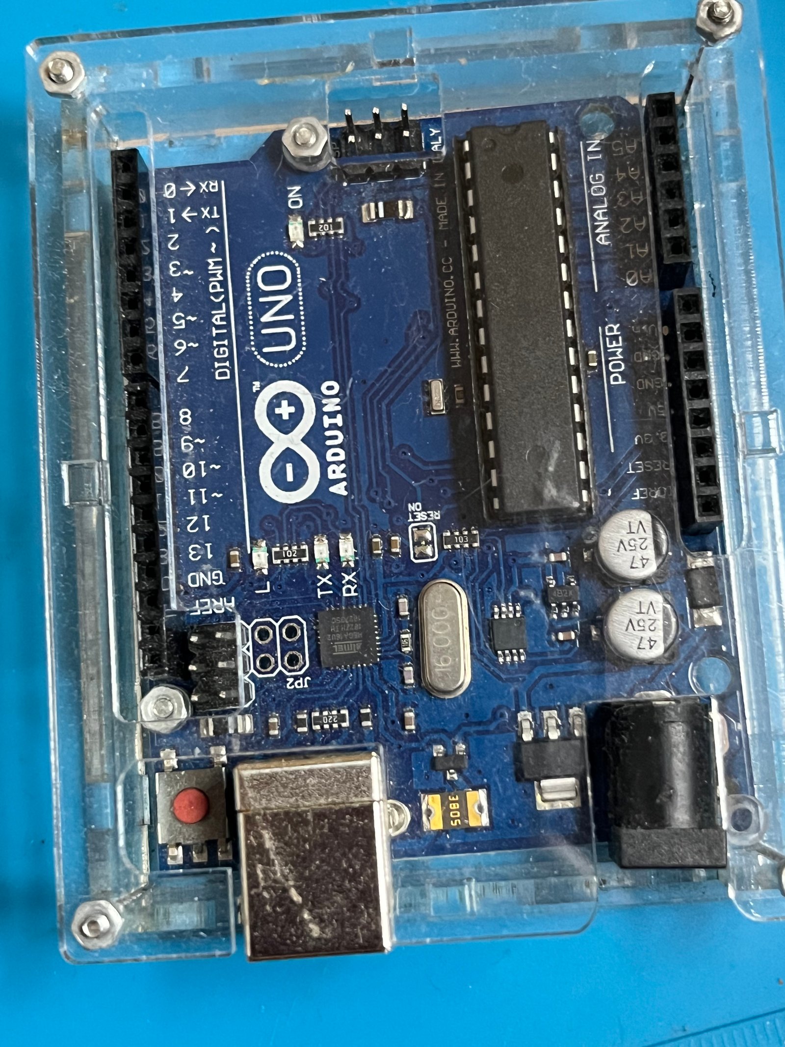 Carte Arduino Uno utilisée dans les tutoriels